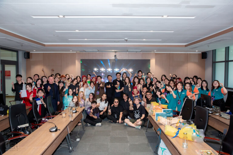 [LIGHTBLOOM 2026] JURY TALKS: MỞ RỘNG GÓC NHÌN, KẾT NỐI NHỮNG Ý TƯỞNG SÁNG TẠO QUA LĂNG KÍNH NGHỆ THUẬT VÀ CÔNG NGHỆ.